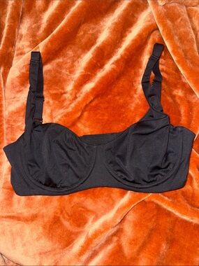 SHECURVE Black Garment in Branded Zip Bag